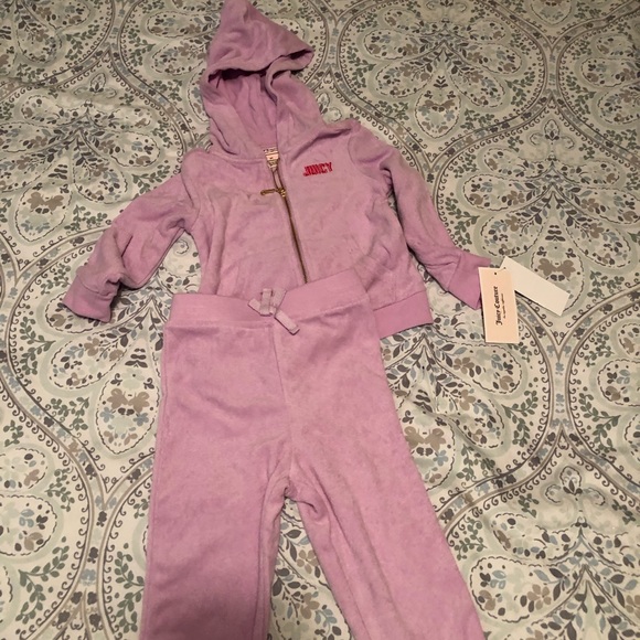 Juicy Couture Kids Set in Pink and Gold - Picture 2 of 2